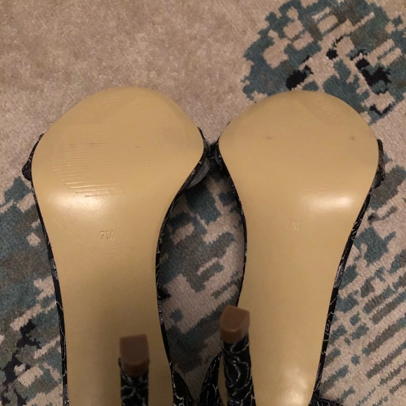 New without box Guess heels - Picture 7 of 7